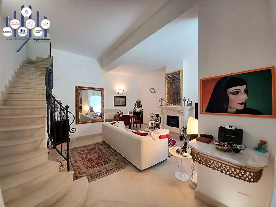 Immagine 3 di Stabile in vendita  a Siracusa