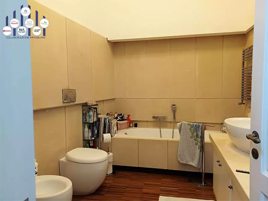 Immagine 7 di Stabile in vendita  a Siracusa