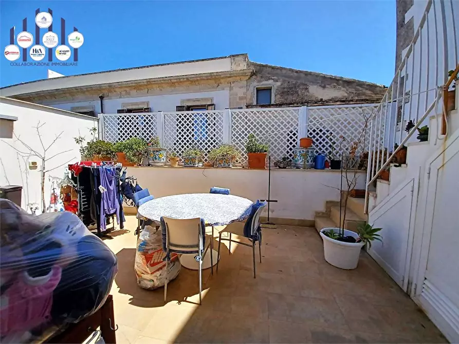 Immagine 17 di Stabile in vendita  a Siracusa
