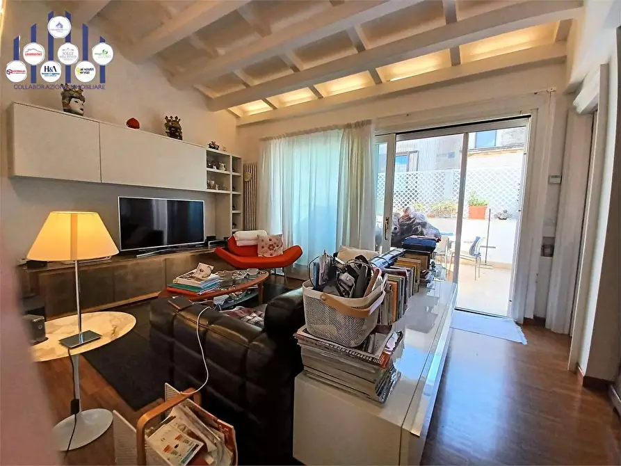 Immagine 18 di Stabile in vendita  a Siracusa