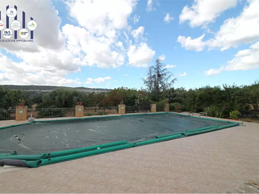 Immagine 4 di Rustico / casale in vendita  in CONTRADA BAGNI a Canicattini Bagni