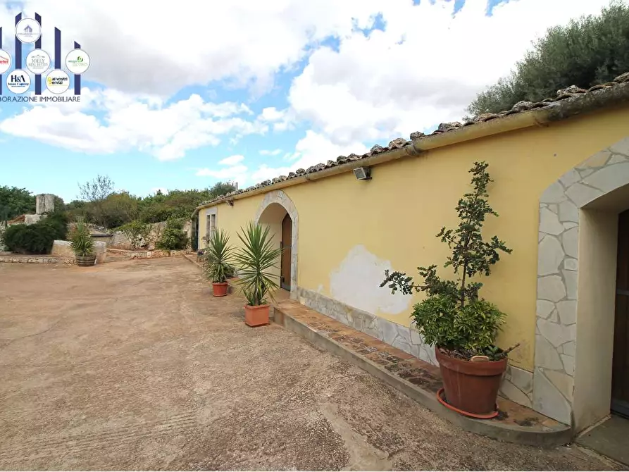 Immagine 12 di Rustico / casale in vendita  in CONTRADA BAGNI a Canicattini Bagni