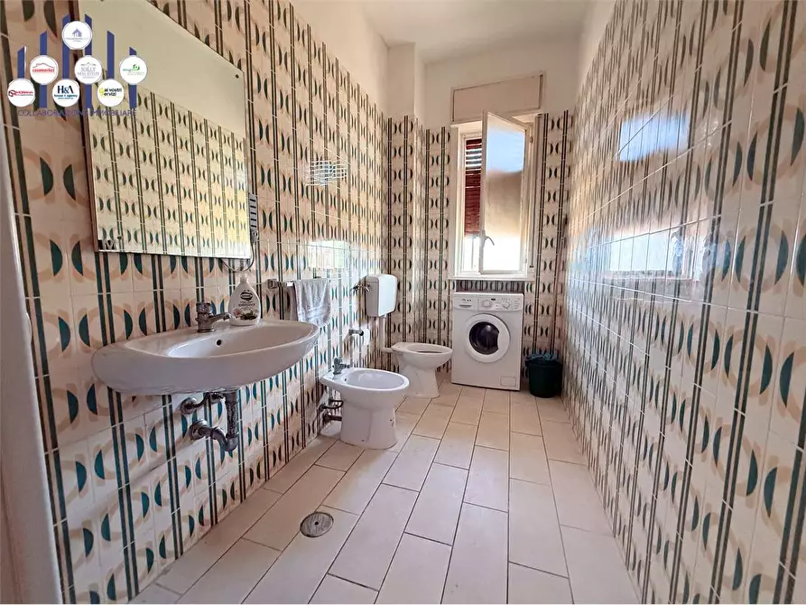 Immagine 14 di Appartamento in vendita  in VIA AVOLA a Siracusa