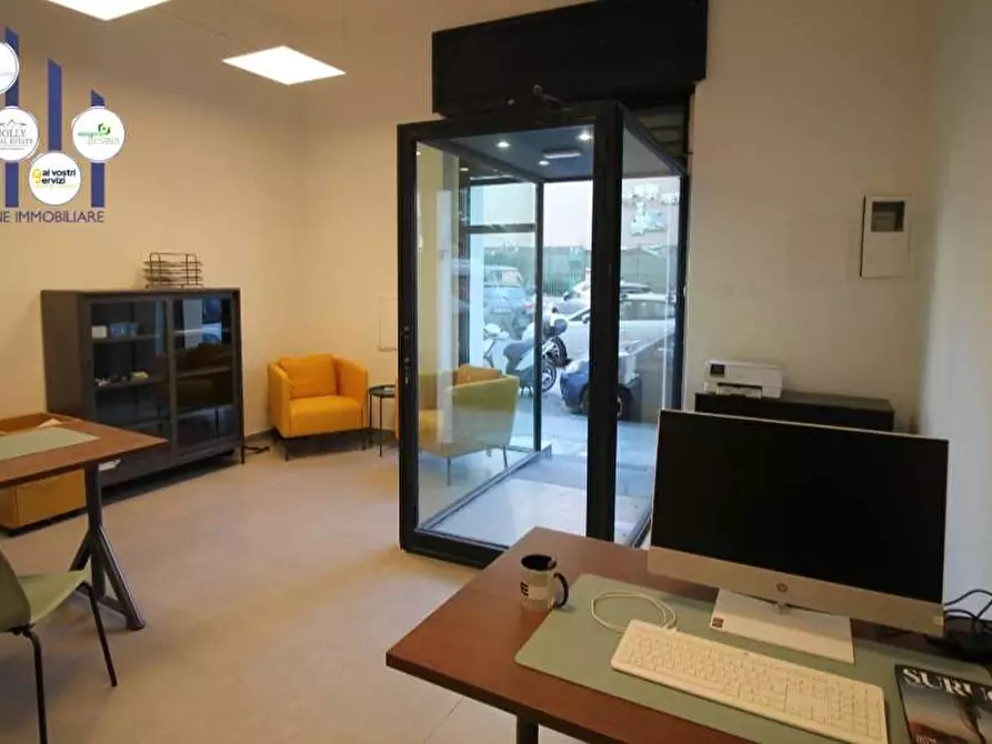 Immagine 1 di Negozio in vendita  in Via Giuseppe Di Natale a Siracusa