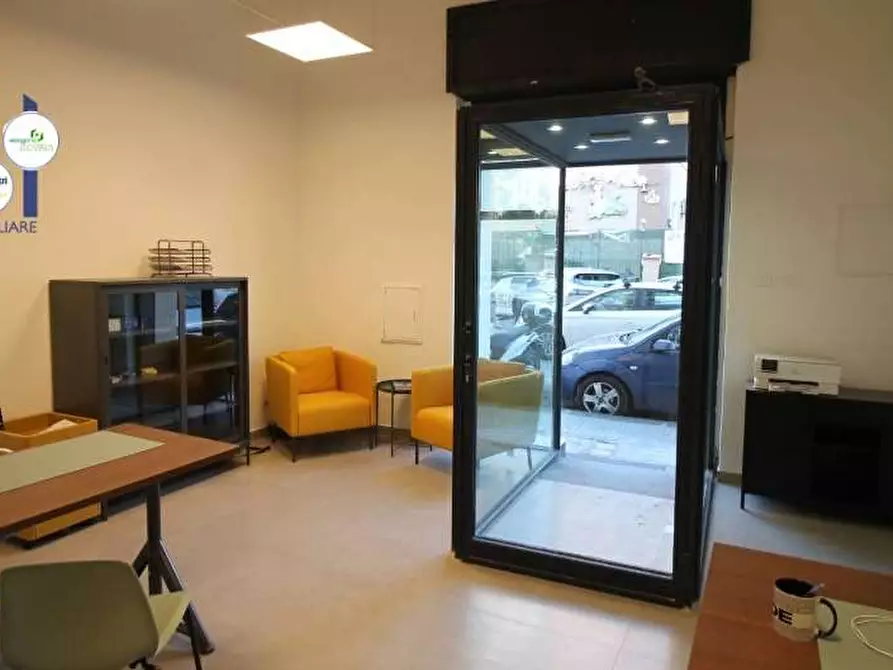 Immagine 4 di Negozio in vendita  in Via Giuseppe Di Natale a Siracusa