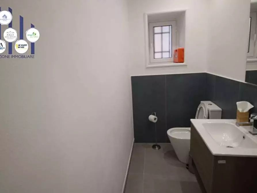 Immagine 7 di Negozio in vendita  in Via Giuseppe Di Natale a Siracusa