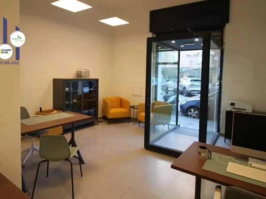 Immagine 10 di Negozio in vendita  in Via Giuseppe Di Natale a Siracusa