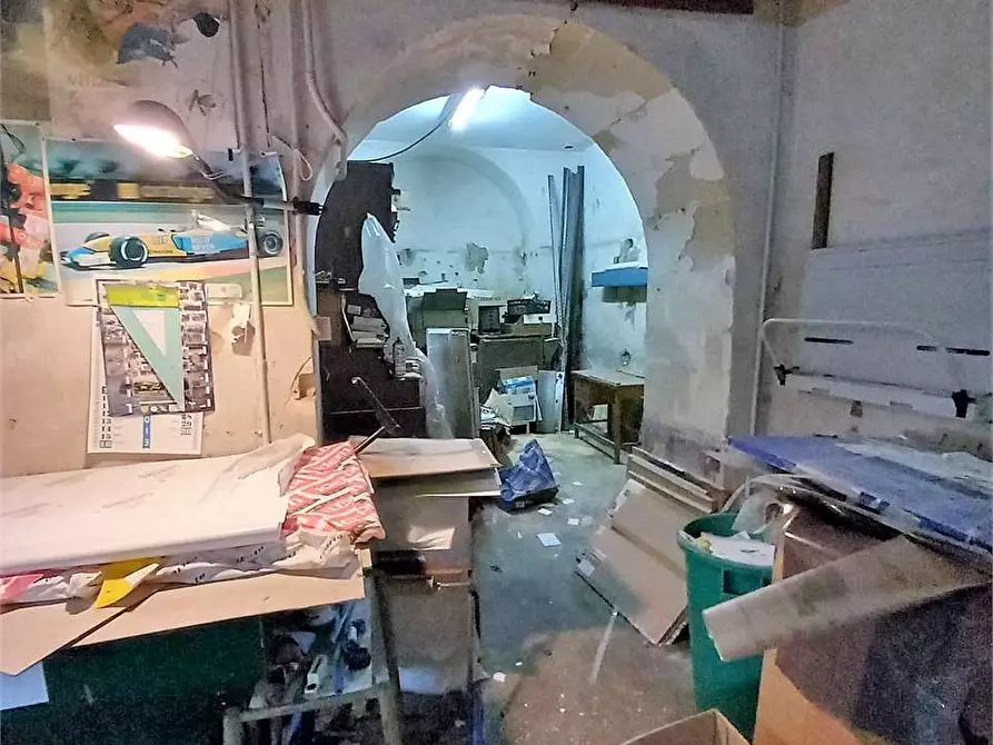 Immagine 7 di Negozio in vendita  a Siracusa
