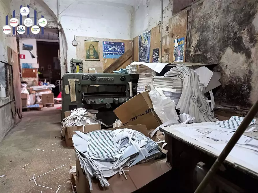 Immagine 8 di Negozio in vendita  a Siracusa
