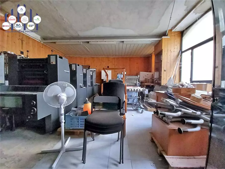 Immagine 21 di Negozio in vendita  a Siracusa