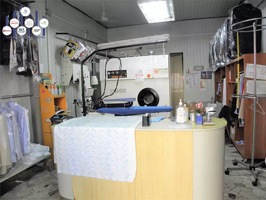 Immagine 1 di Negozio in vendita  a Siracusa