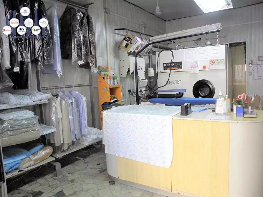 Immagine 2 di Negozio in vendita  a Siracusa