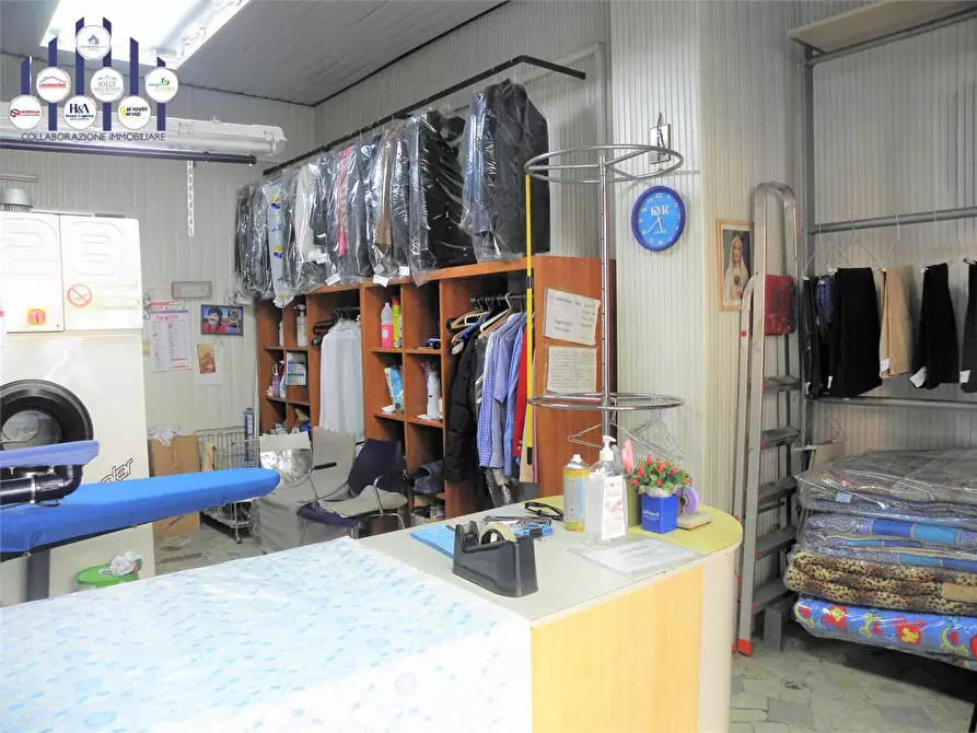 Immagine 3 di Negozio in vendita  a Siracusa