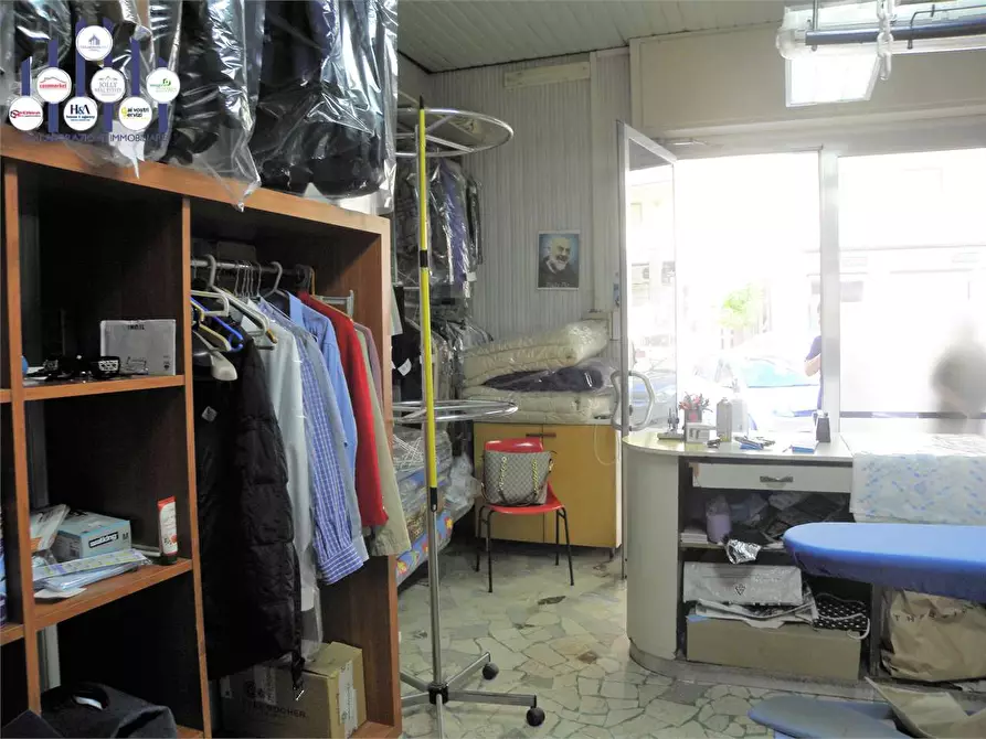 Immagine 5 di Negozio in vendita  a Siracusa