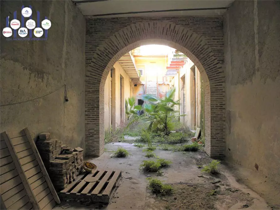 Immagine 2 di Stabile in vendita  in via Bengasi a Siracusa