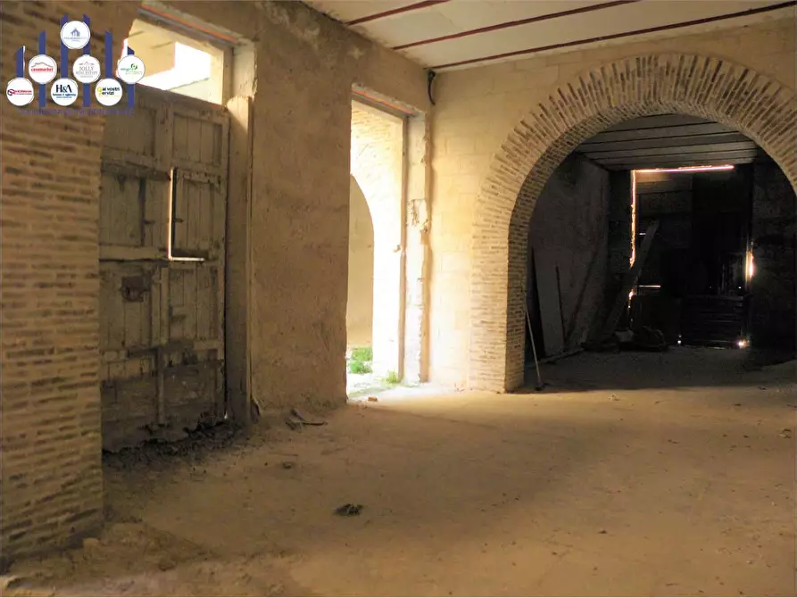 Immagine 5 di Stabile in vendita  in via Bengasi a Siracusa