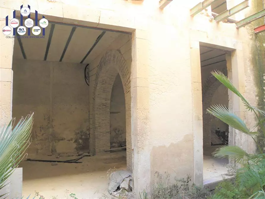 Immagine 6 di Stabile in vendita  in via Bengasi a Siracusa