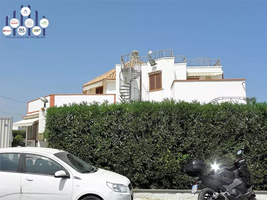 Immagine 2 di Villa in vendita  a Siracusa