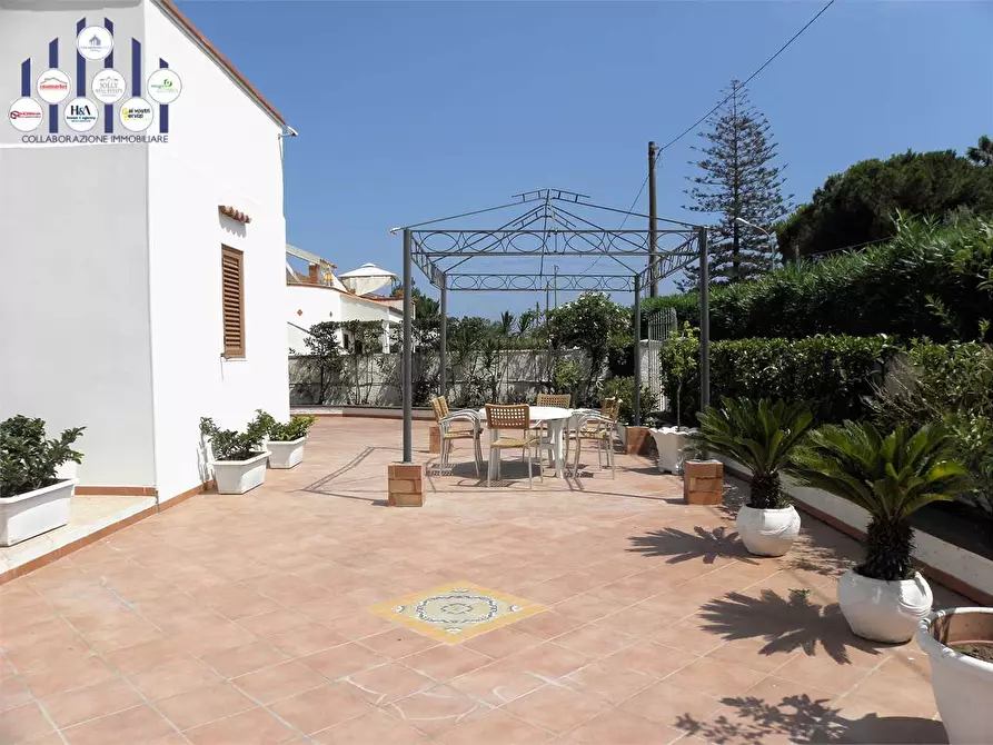 Immagine 3 di Villa in vendita  a Siracusa