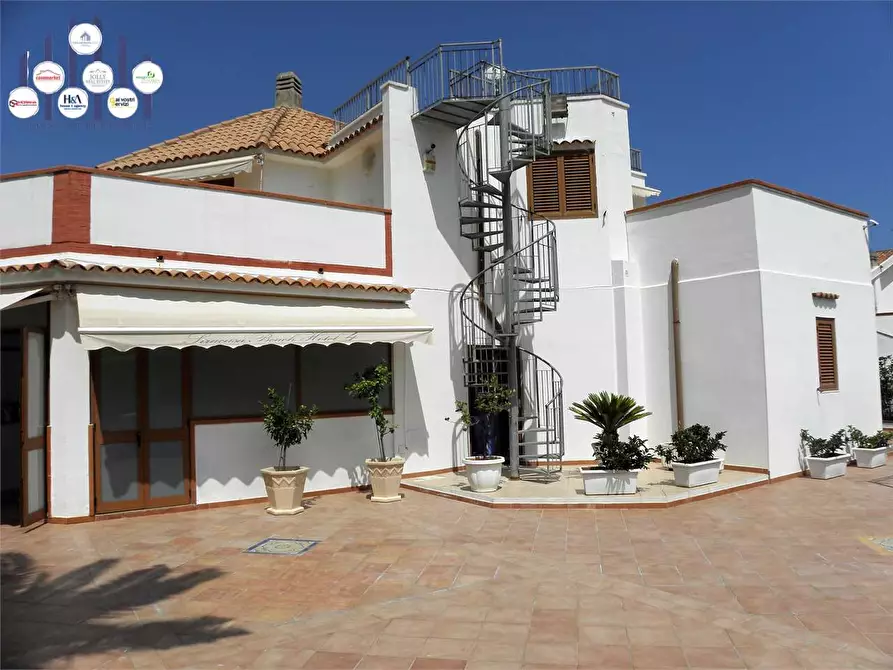 Immagine 4 di Villa in vendita  a Siracusa