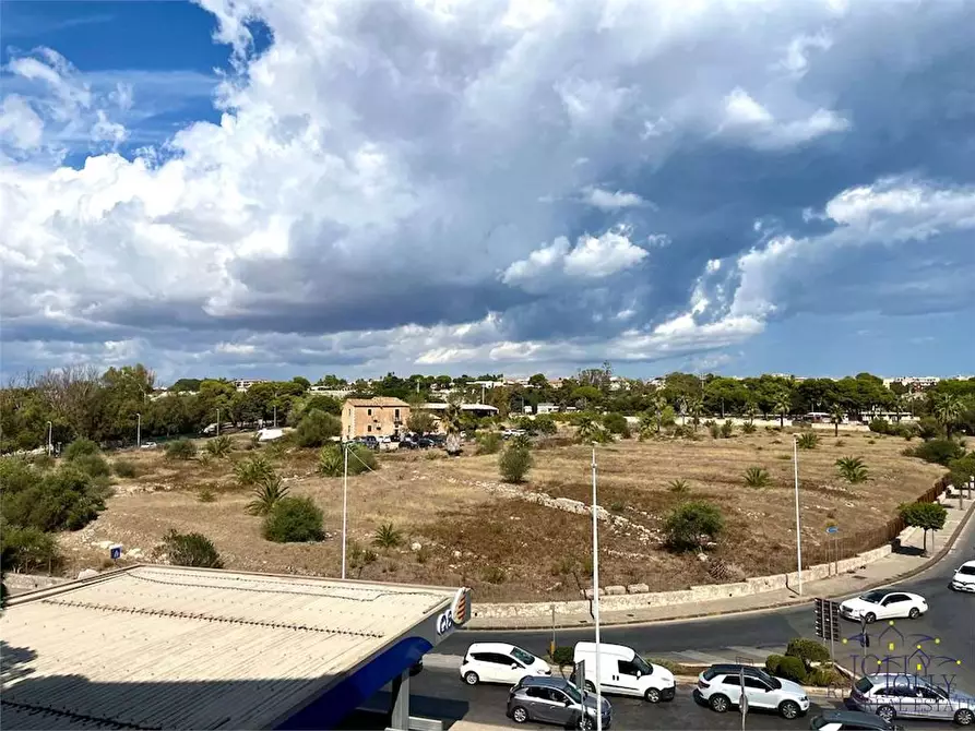 Immagine 11 di Trilocale in vendita  in Gelone a Siracusa