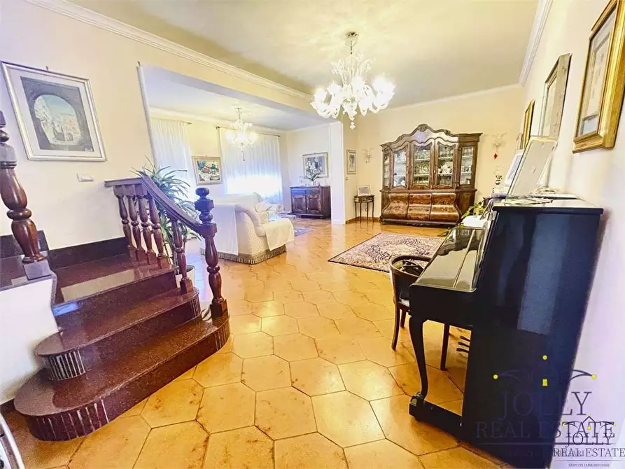 Immagine 2 di Villa in vendita  a Siracusa