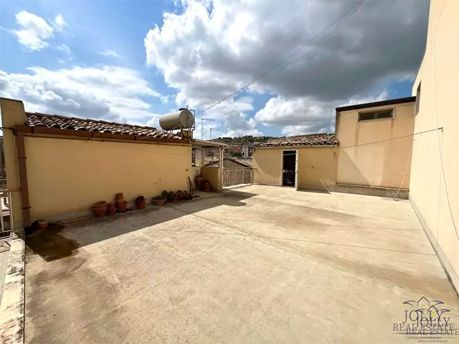 Immagine 41 di Stabile in vendita  in G. Iudica a Palazzolo Acreide