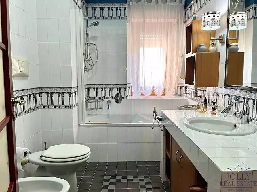 Immagine 10 di Appartamento in vendita  in VIA ALCIBIADE a Siracusa