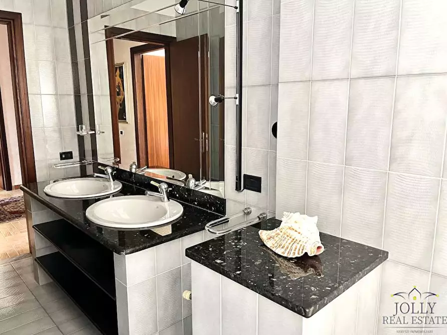 Immagine 28 di Attico in vendita  in ronco II via tisia a Siracusa