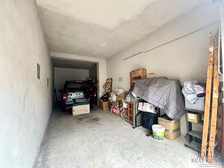 Immagine 2 di Garage in vendita  in Via Filisto  110 a Siracusa