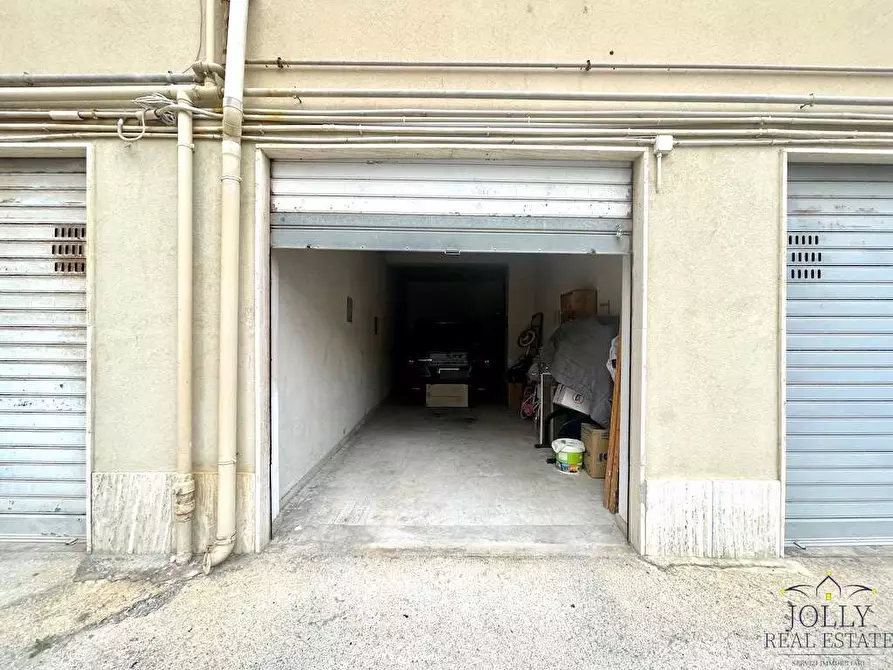 Immagine 13 di Garage in vendita  in Via Filisto  110 a Siracusa