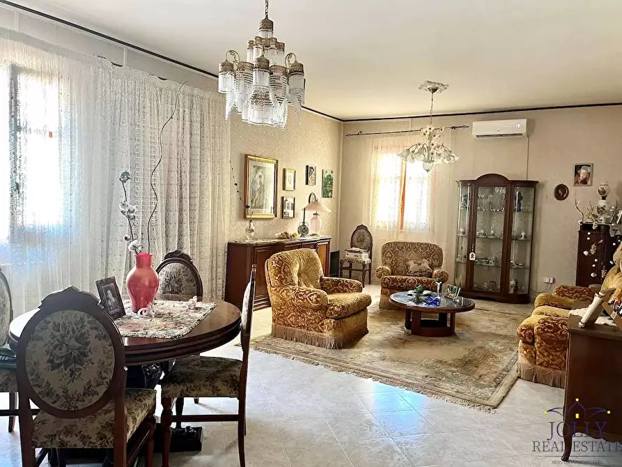 Immagine 21 di Villa in vendita  in Via Modica a Siracusa