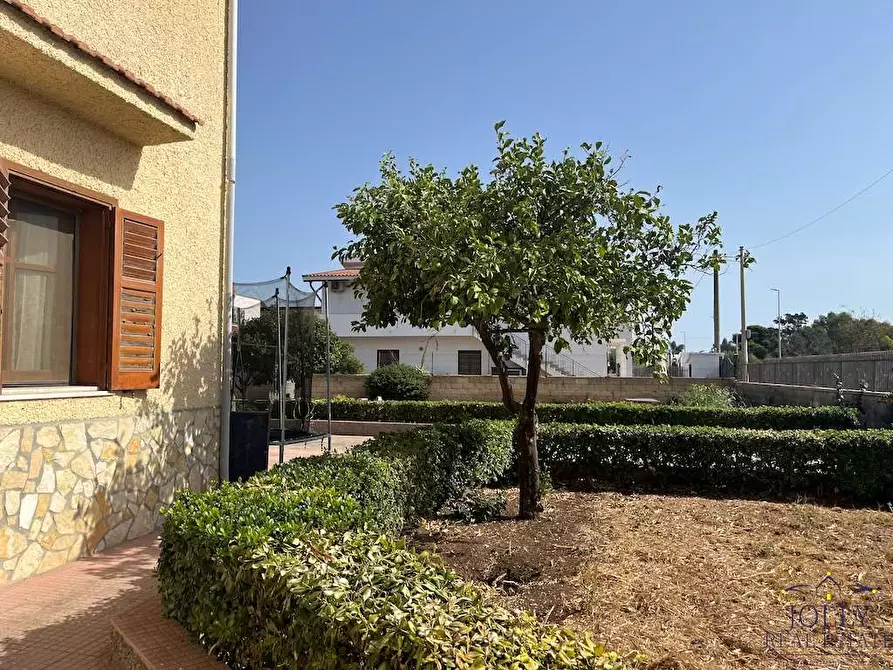 Immagine 43 di Villa in vendita  in Via Modica a Siracusa