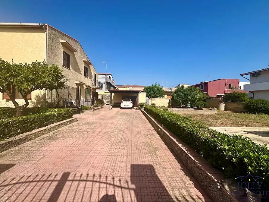 Immagine 49 di Villa in vendita  in Via Modica a Siracusa