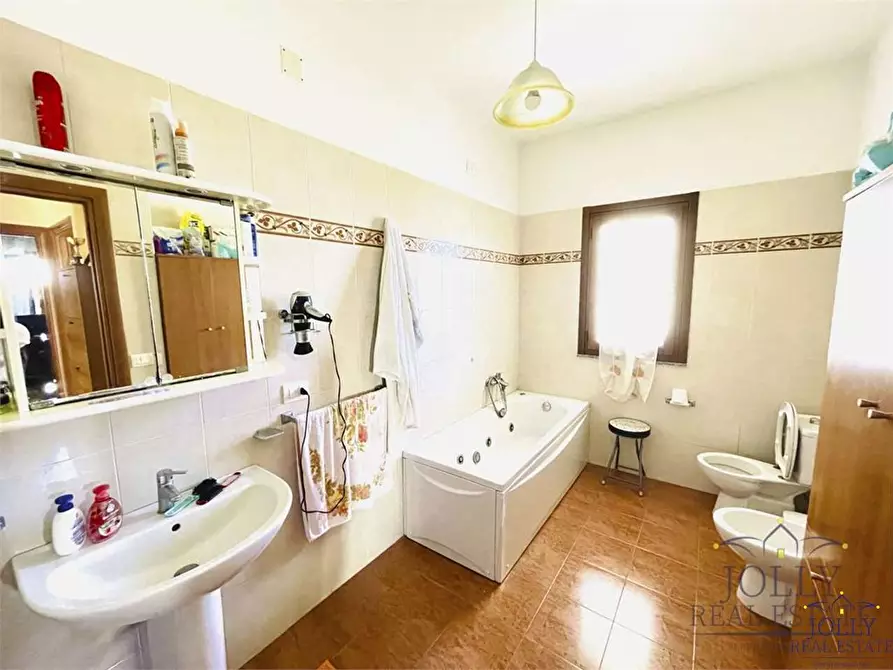 Immagine 11 di Quadrilocale in vendita  in Grottasanta 166 a Siracusa