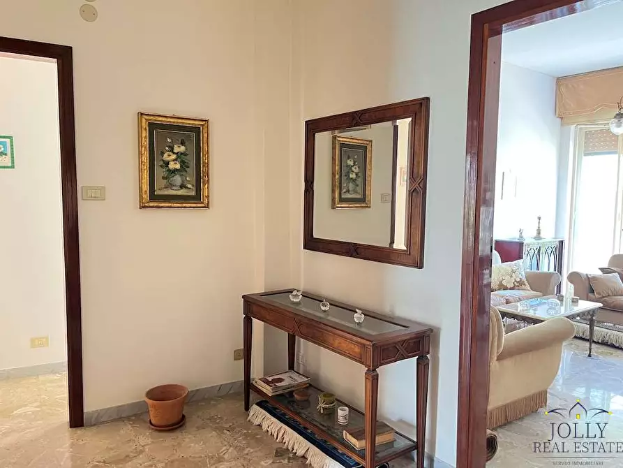 Immagine 2 di Appartamento in vendita  in Via Politi Laudien a Siracusa
