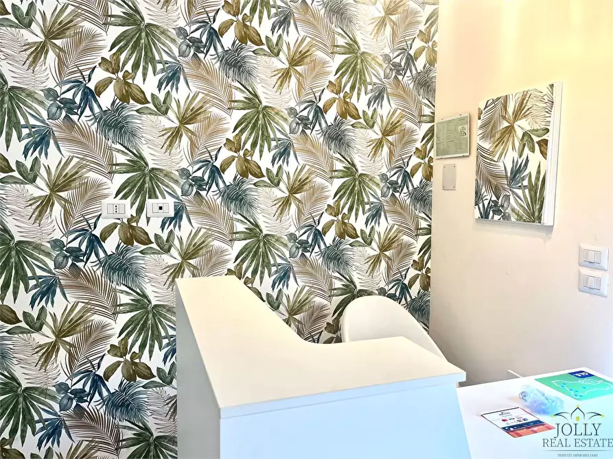 Immagine 3 di Negozio in vendita  in Via Lentini a Siracusa