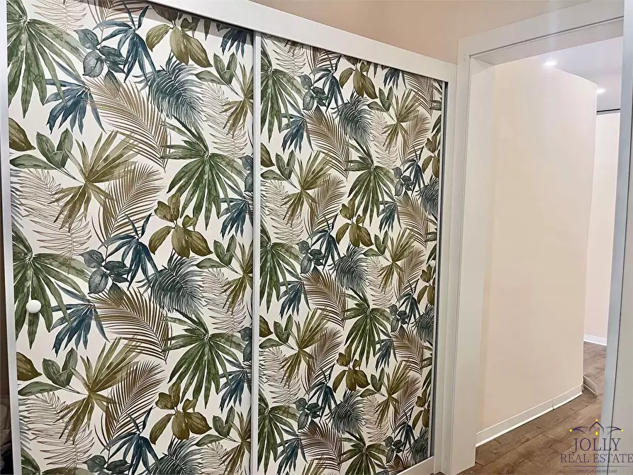 Immagine 21 di Negozio in vendita  in Via Lentini a Siracusa