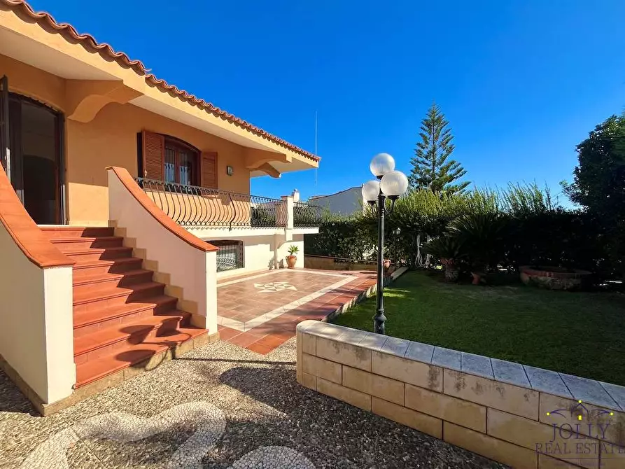 Immagine 2 di Villa in vendita  in via del castore a Siracusa