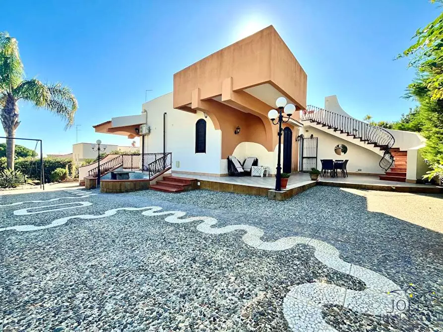 Immagine 36 di Villa in vendita  in via del castore a Siracusa