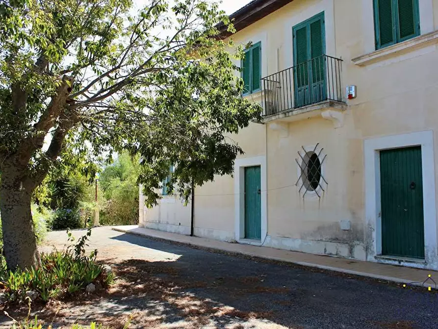 Immagine 5 di Rustico / casale in vendita  in Via Isola a Siracusa