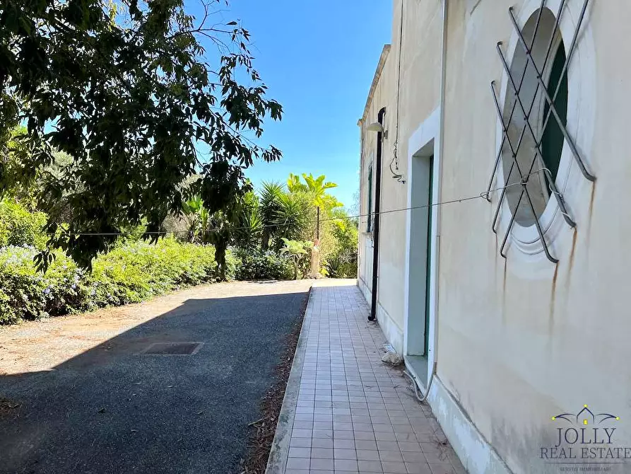 Immagine 47 di Rustico / casale in vendita  in Via Isola a Siracusa
