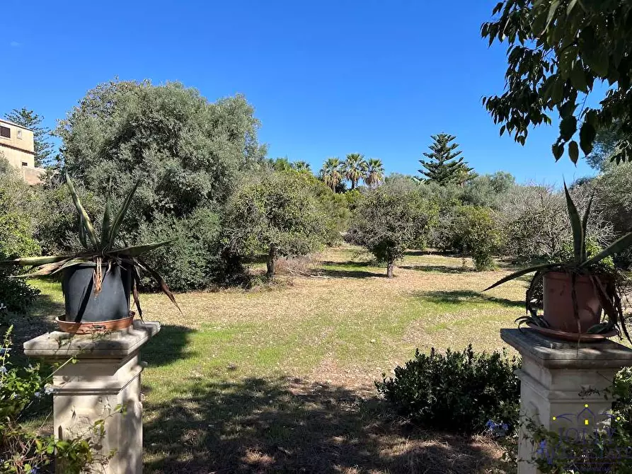 Immagine 48 di Rustico / casale in vendita  in Via Isola a Siracusa