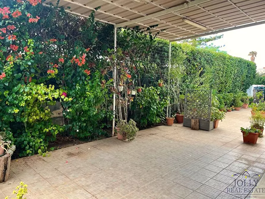 Immagine 26 di Villa in vendita  in via delle muse 32 a Siracusa