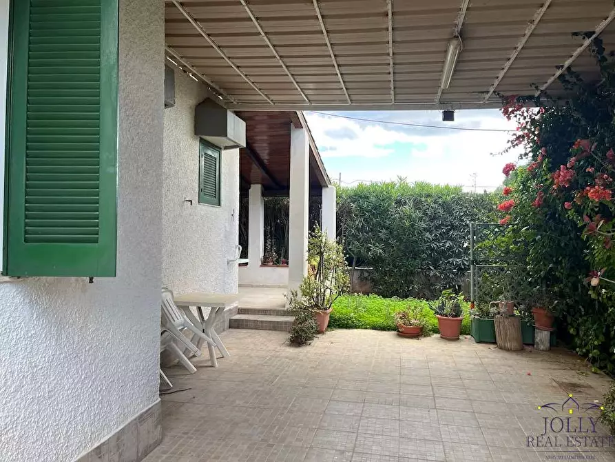Immagine 28 di Villa in vendita  in via delle muse 32 a Siracusa
