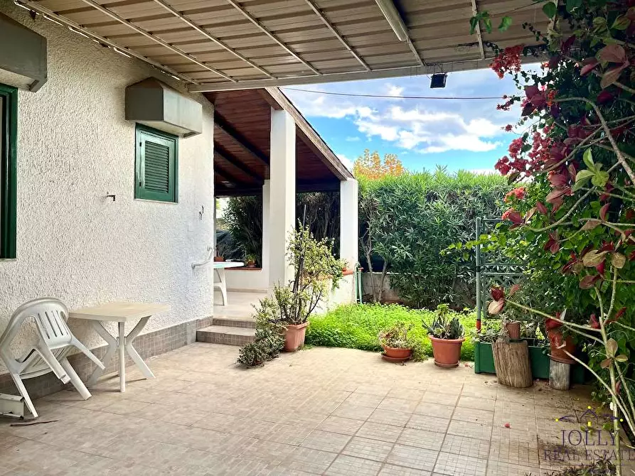 Immagine 29 di Villa in vendita  in via delle muse 32 a Siracusa