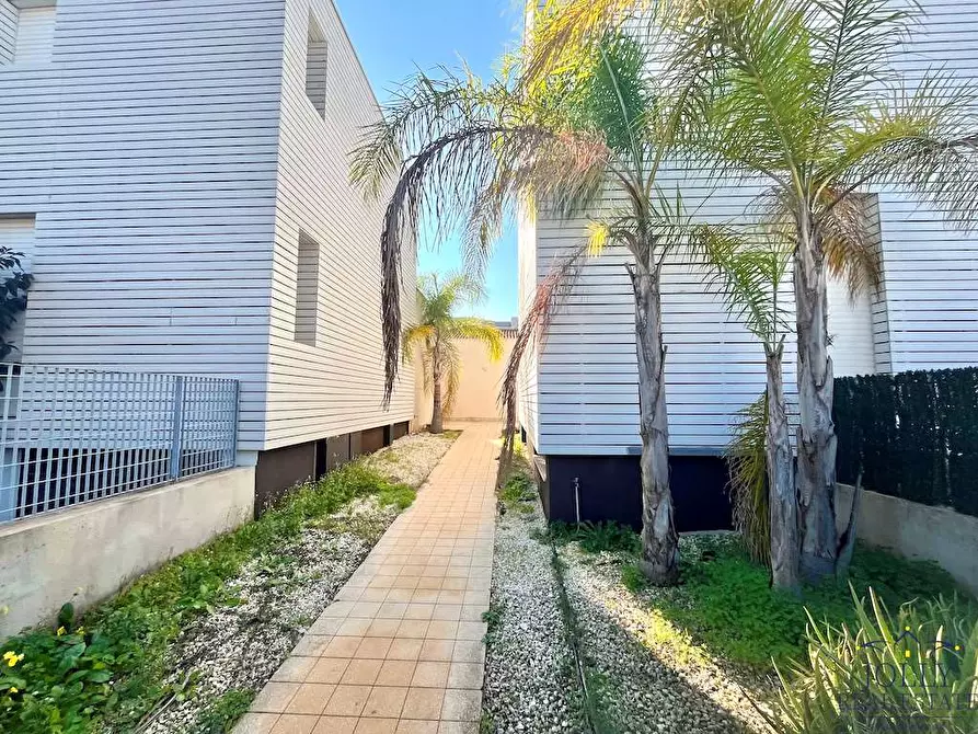 Immagine 4 di Villa in vendita  in via gela a Siracusa