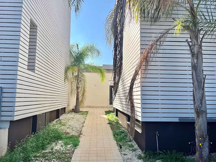 Immagine 5 di Villa in vendita  in via gela a Siracusa