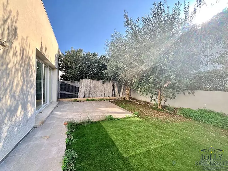 Immagine 12 di Villa in vendita  in via gela a Siracusa