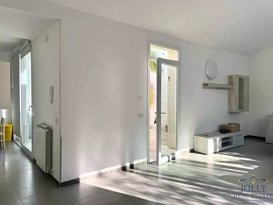 Immagine 15 di Villa in vendita  in via gela a Siracusa